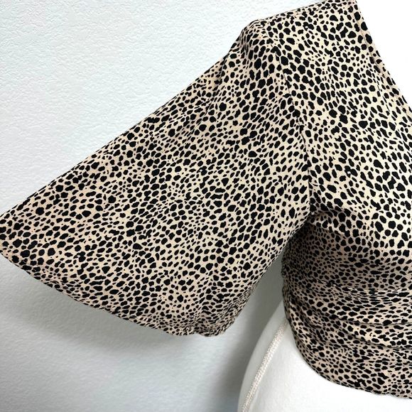 American Eagle Cropped Wrap Front Top Womens XS Kimono Sleeves Animal Print - Picture 2 of 9